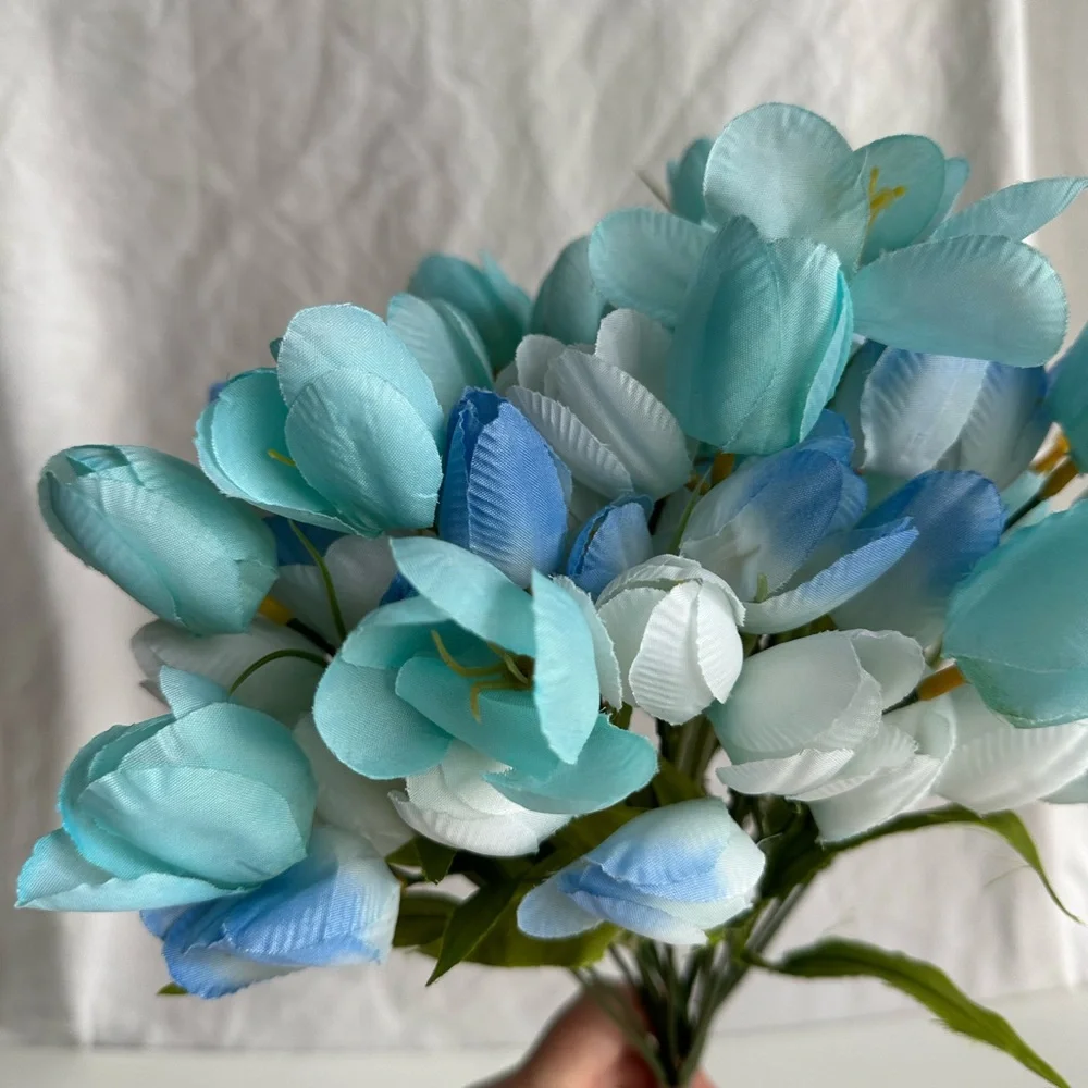 NWT Artificial Blue & White Tulip Bouquet – Lifelike Faux Floral Arrangement